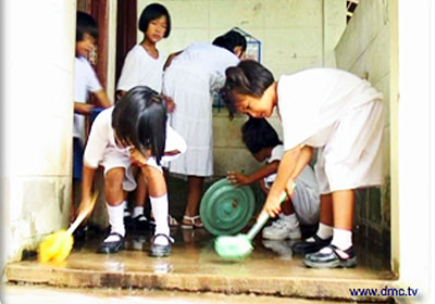 วิธีทำให้วัดมีเสน่ห์น่าเข้า คือความสะอาดของห้องน้ำและของบริเวณสถานที่ต่างๆ วิธีทำให้วัดมีเสน่ห์น่าเข้า คือความสะอาดของห้องน้ำและของบริเวณสถานที่ต่างๆ