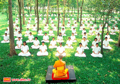 ธรรมทายาทจะต้องมีอายุอย่างน้อย 15 ปี ธรรมทายาทจะต้องมีอายุอย่างน้อย 15 ปี