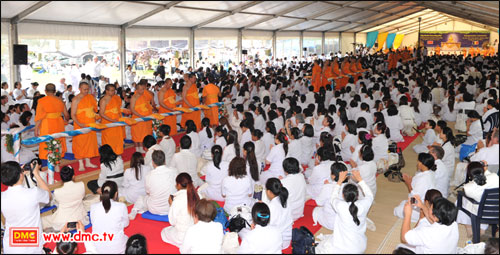 พิธีทอดผ้าป่าสามัคคี โดยได้รับความเมตตาจากเจ้าอาวาสศูนย์สาขา ของวัดพระธรรมกายในทวีปยุโรป และประเทศสหรัฐอเมริกา เมตตาเป็นเนื้อนาบุญ