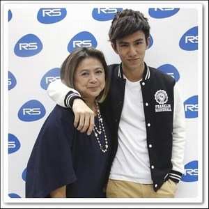 รูปภาพวันแม่แม่ลูกดารา รวมภาพแม่ลูกน่ารักๆ รูปภาพวันแม่แม่ลูกดารา รวมภาพแม่ลูกน่ารักๆ