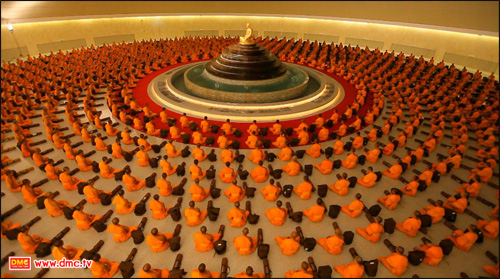 พุทธบุตร 1,127 รูป กลั่นใจให้ใสสว่างก่อนเดินธุดงค์ พุทธบุตร 1,127 รูป กลั่นใจให้ใสสว่างก่อนเดินธุดงค์
