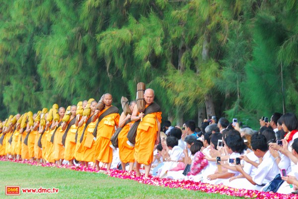 นำโดยพระเดชพระคุณพระธรรมปิฎก เจ้าคณะจังหวัดสระบุรี นำโดยพระเดชพระคุณพระธรรมปิฎก เจ้าคณะจังหวัดสระบุรี