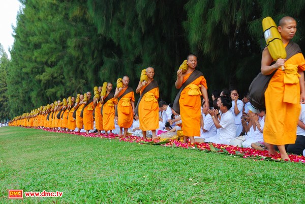 คณะพระธุดงค์ สถาปนาเส้นทางมหาปูชนียาจารย์ คณะพระธุดงค์ สถาปนาเส้นทางมหาปูชนียาจารย์