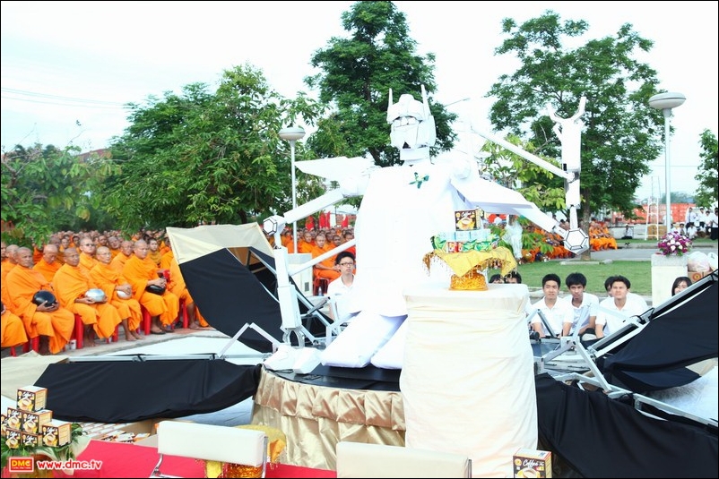 ตักบาตรลาดกระบัง