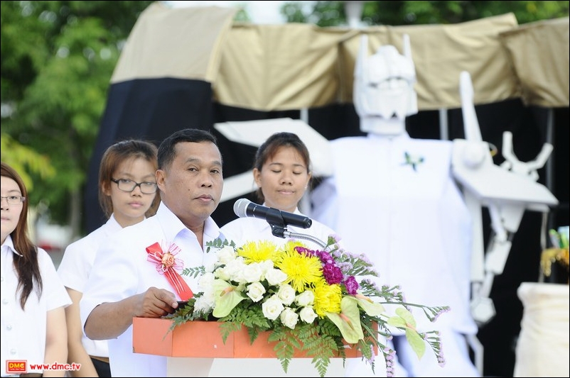 ตักบาตรลาดกระบัง