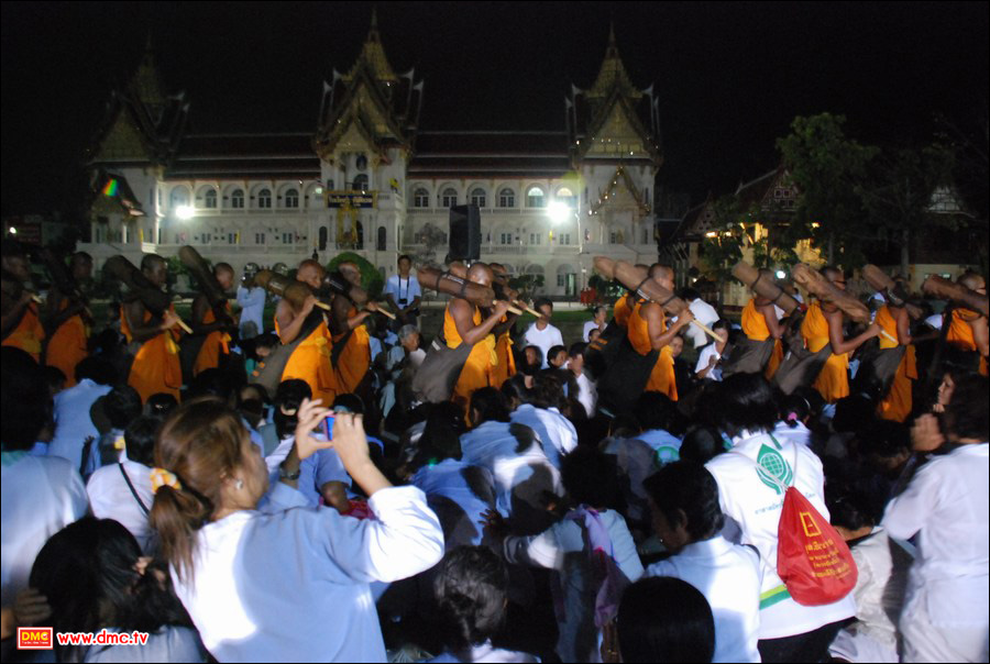 ถึงจุดหมายปลายทางคือวัดบางไผ่ในเวลา 19.30 น.