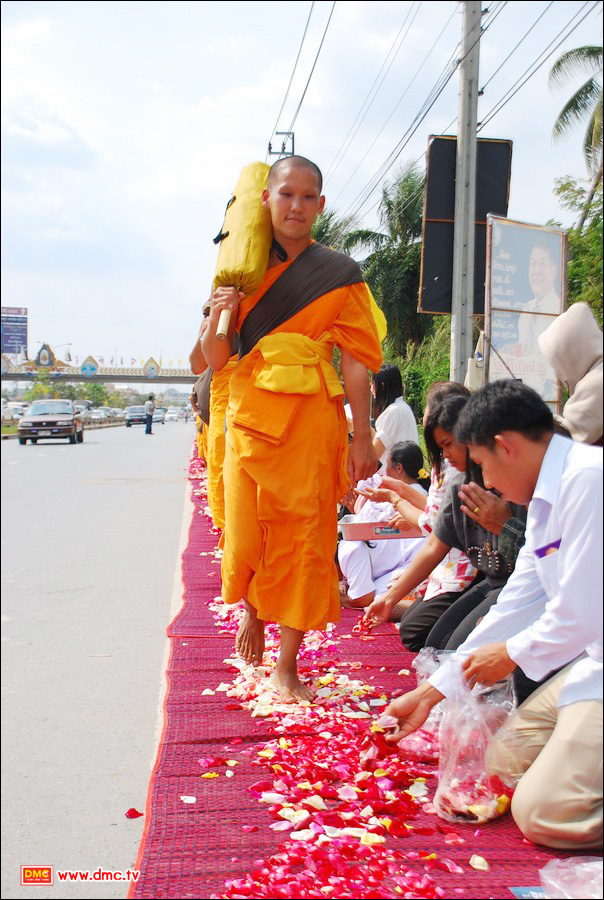 ก้าวที่ทำให้ทุกคนได้บุญและฟื้นฟูธุดงควัตร ก้าวที่ทำให้ทุกคนได้บุญและฟื้นฟูธุดงควัตร
