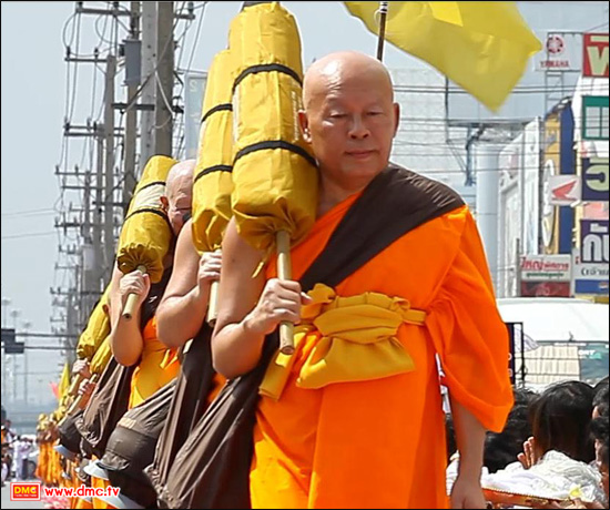 กิโลเมตรประวัติศาสตร์สู่หลักชัย นำขบวนโดยพระธรรมกิตติวงศ์ จอมปราชญ์แห่งวงการพระพุทธศาสนา กิโลเมตรประวัติศาสตร์สู่หลักชัย นำขบวนโดยพระธรรมกิตติวงศ์ จอมปราชญ์แห่งวงการพระพุทธศาสนา