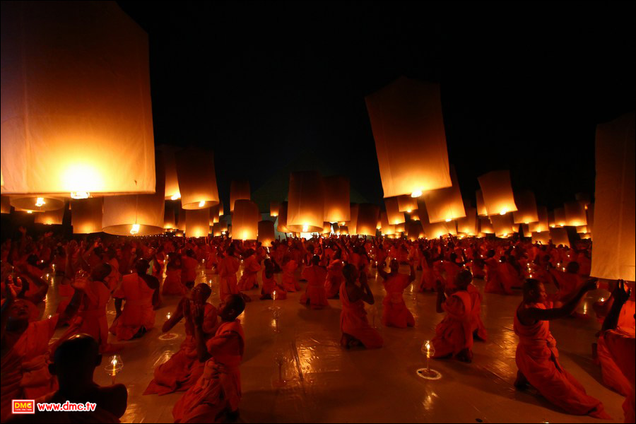 การจุดประทีปลอยโคมนับเป็นภาพประวัติศาสตร์ ครั้งแรก ของโลตัสแลนด์ 