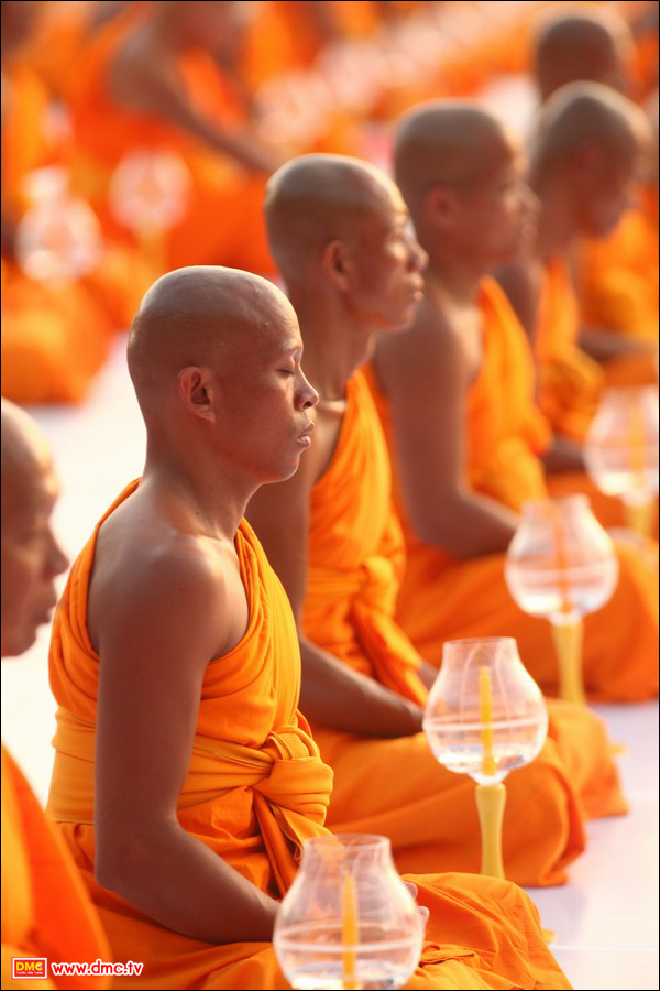 บูชาธรรมมหาปูชนียาจารย์ ด้วยการหยุดใจ 