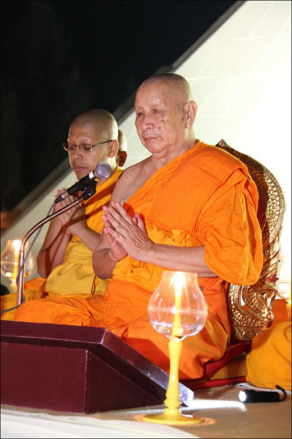 พระเดชพระคุณพระเทพสุวรรณโมลี เจ้าคณะจังหวัดสุพรรณบุรี ประธานสงฆ์ในครั้งนี้