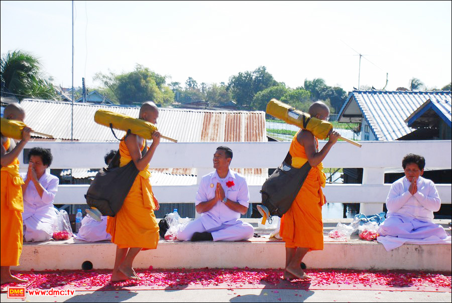 คณะพระธุดงค์ สถาปนาเส้นทางมหาปูชนียาจารย์