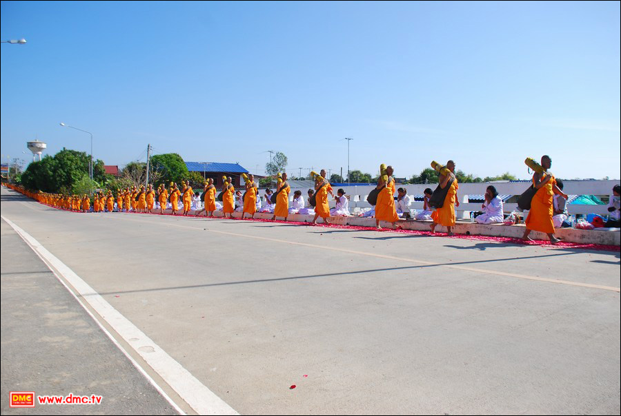 คณะพระธุดงค์ สถาปนาเส้นทางมหาปูชนียาจารย์