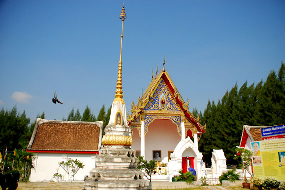 วัดโบสถ์บน บางคูเวียง 