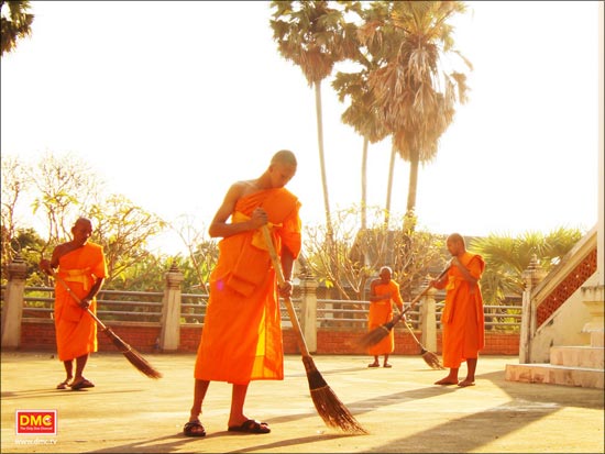 เข้าพรรษา พระภิกษุอยู่จำพรรษา บำเพ็ญสมณธรรมให้ยิ่งๆ ขึ้นไป เข้าพรรษา พระภิกษุอยู่จำพรรษา บำเพ็ญสมณธรรมให้ยิ่งๆ ขึ้นไป
