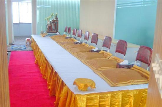 การวางอาสนะในงานบุญ