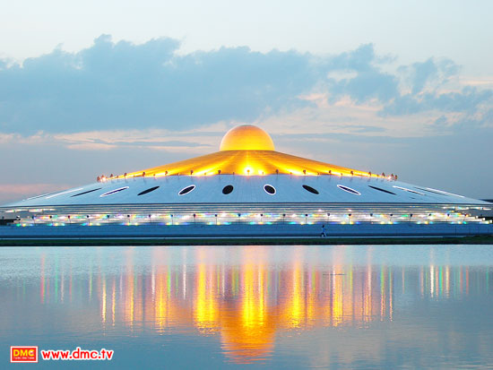 มหาวิหารหลวงปู่ ณ วัดพระธรรมกาย มหาวิหารหลวงปู่ ณ วัดพระธรรมกาย