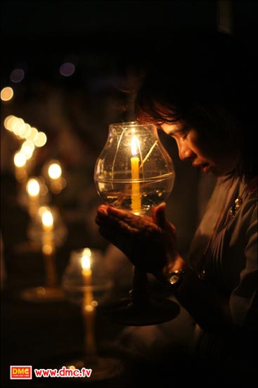 เวียนเทียนเพื่อบูชาพระรัตนตรัย เวียนเทียนเพื่อบูชาพระรัตนตรัย