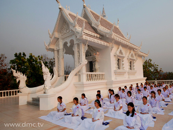 à¸§à¸±à¸™à¸žà¸£à¸°à¹€à¸‚à¹‰à¸²à¸§à¸±à¸”à¸–à¸·à¸­à¸¨à¸µà¸¥à¸Ÿà¸±à¸‡à¸˜à¸£à¸£à¸¡ à¹€à¸›à¹‡à¸™à¸§à¸±à¸’à¸™à¸˜à¸£à¸£à¸¡à¸Šà¸²à¸§à¸žà¸¸à¸—à¸˜