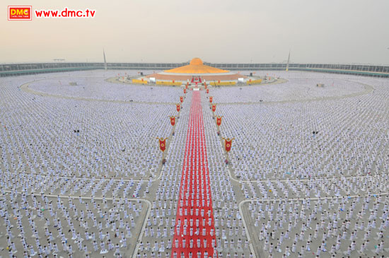 โครงการบวชอุบาสิกาแก้วหน่ออ่อน ณ วัดพระธรรมกาย