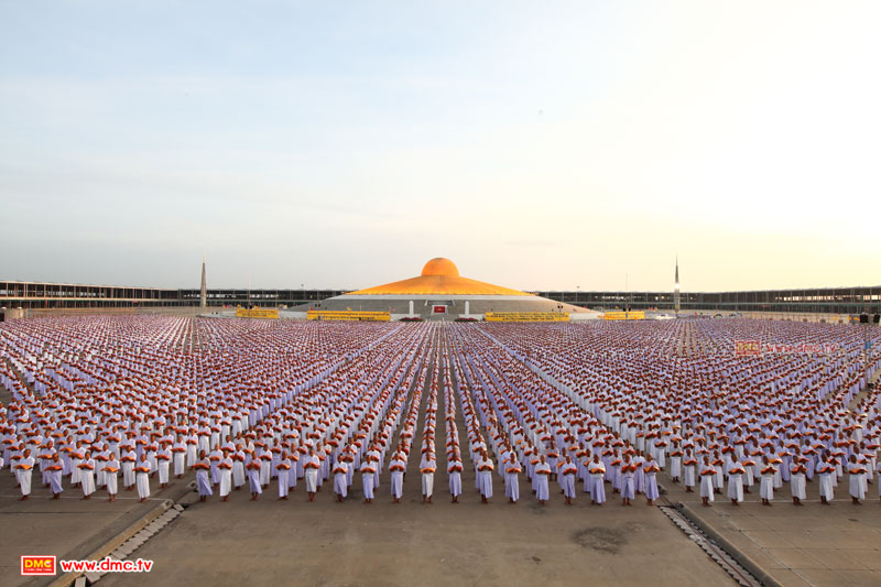 งานบวชพระ พิธีเวียนประทักษิณรอบมหาธรรมกายเจดีย์ งานบวชพระ พิธีเวียนประทักษิณรอบมหา<a href=http://www.dmc.tv/search/ธรรมกายเจดีย์ title='ธรรมกายเจดีย์' target=_blank><font color=#333333>ธรรมกายเจดีย์</font></a>