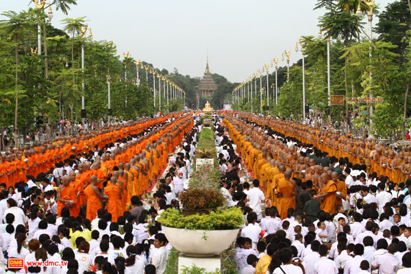 ตักบาตรดอกไม้ ตักบาตรดอกไม้