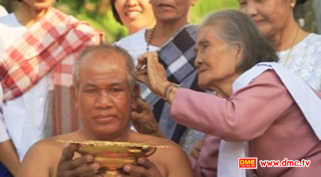 ป้าสี จำปาดี ตัดปอยผม สังคี ลูกชายคนที่สอง ป้าสี จำปาดี ตัดปอยผม สังคี ลูกชายคนที่สอง