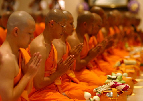  กิจกรรมบวชธรรมทายาทภาคฤดูร้อนของวัดพระธรรมกาย