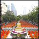 ประมวลภาพตักบาตรสีลม พระ 10,000 รูป ฉลองวิสาขบูชาโลก