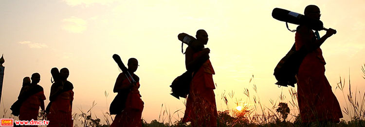 ธุดงค์ ธรรมทายาทวัดพระธรรมกายเดินธุดงค์