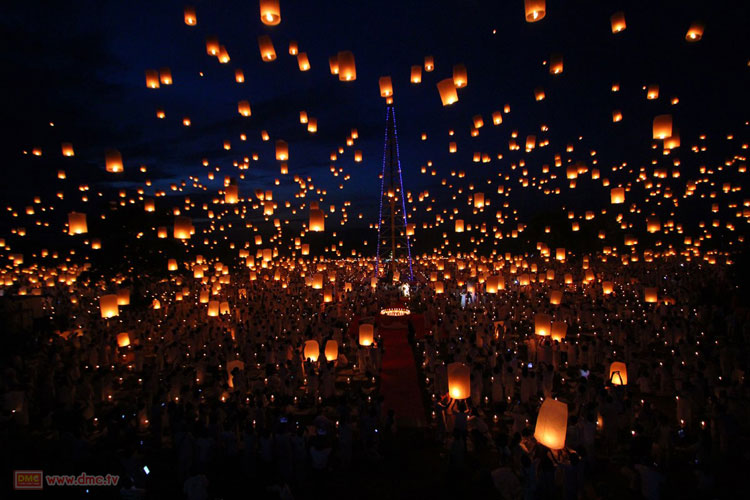 ภาพวันลอยกระทง พร้อมประวัติความเป็นมาของประเพณีลอยกระทง ภาพวันลอยกระทง พร้อมประวัติความเป็นมาของประเพณีลอยกระทง