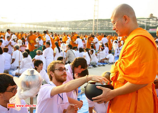 พิธีตักบาตรวันมาฆบูชา