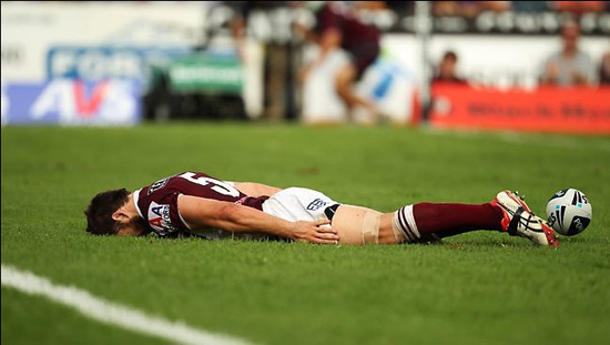 David Williams ทำท่าแกล้งตายในการแข่งขัน National Rugby League 