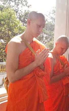 ฟิล์ม รัฐภูมิ โตคงทรัพย์ บวช ฟิล์ม รัฐภูมิ โตคงทรัพย์ บวช