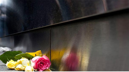 ญาติผู้เสียชีวิตและปชช.ในสหรัฐฯร่วมรำลึก 10 ปีเหตุการณ์ 9/11