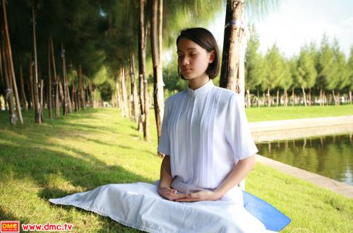 ชัดใสสว่างคือทางของพหูสูต