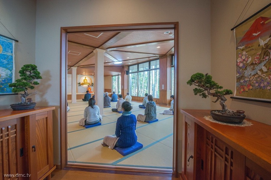 580411-Meditation-retreat-japan_012.jpg