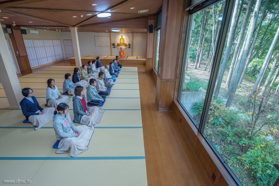 580411-Meditation-retreat-japan_039.jpg