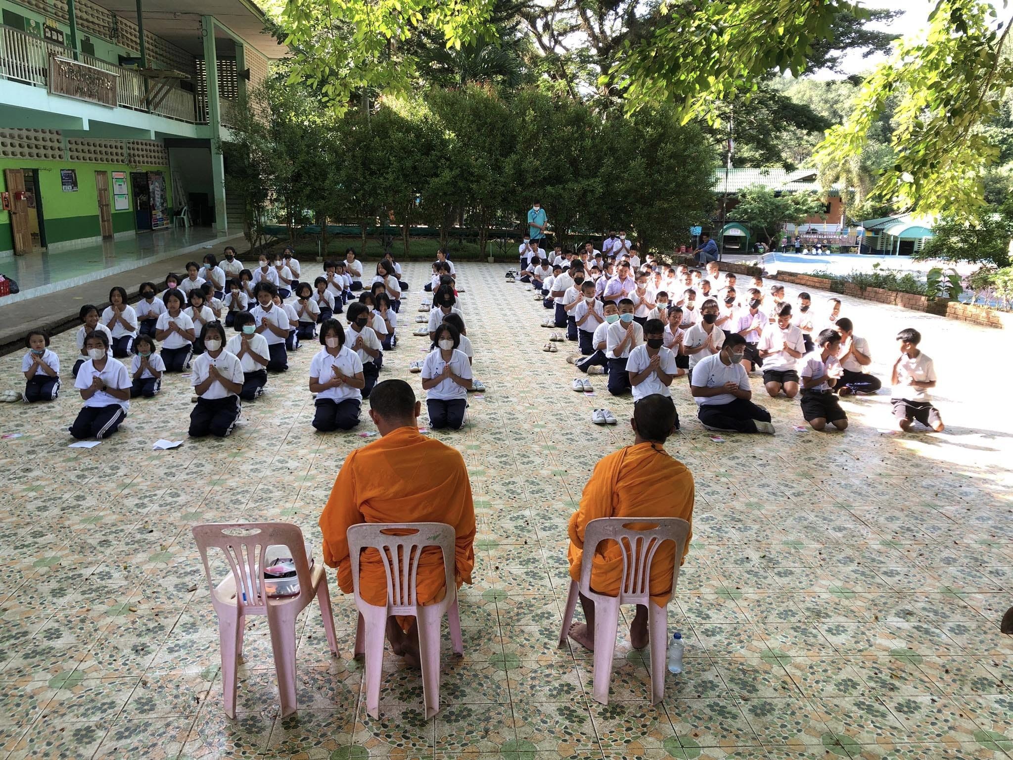 โรงเรียนไทยรัฐวิทยา 94 ร่วมกิจกรรมทางพระพุทธศาสนา เนื่องในวันวิสาขบูชา