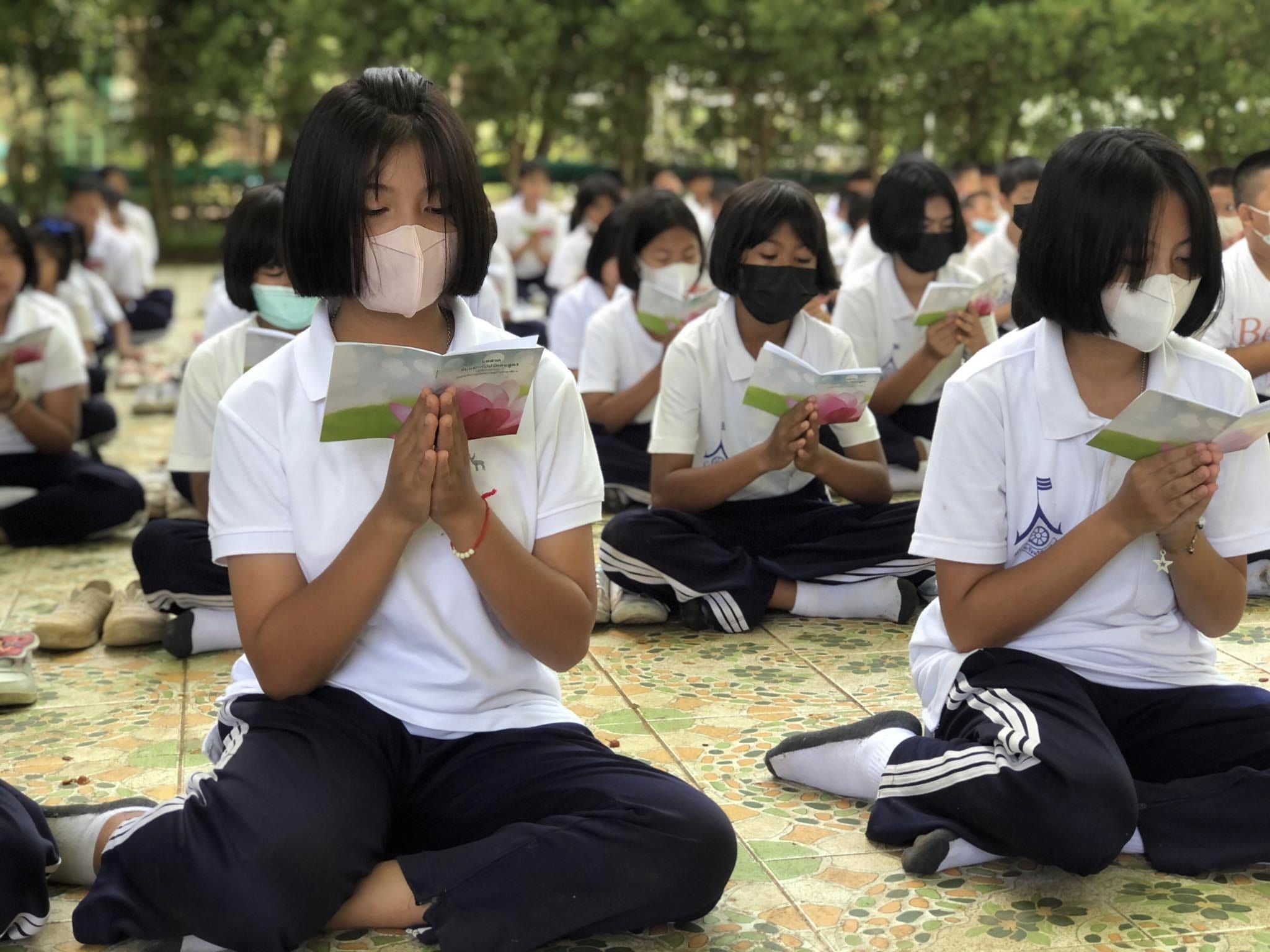 โรงเรียนไทยรัฐวิทยา 94 ร่วมกิจกรรมทางพระพุทธศาสนา เนื่องในวันวิสาขบูชา