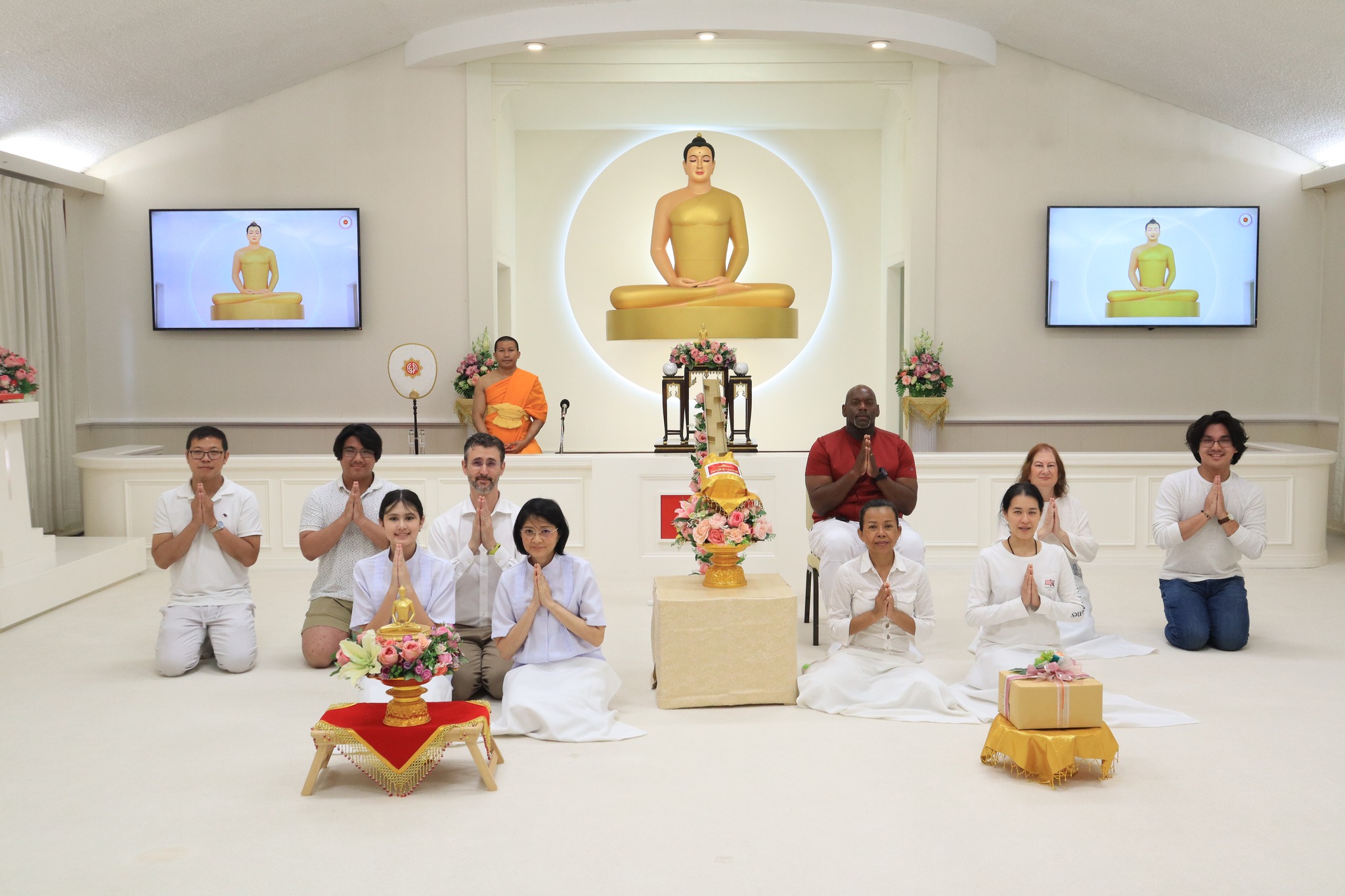 วัดพระธรรมกายนิวเจอร์ซี จัดงานบุญวันอาทิตย์