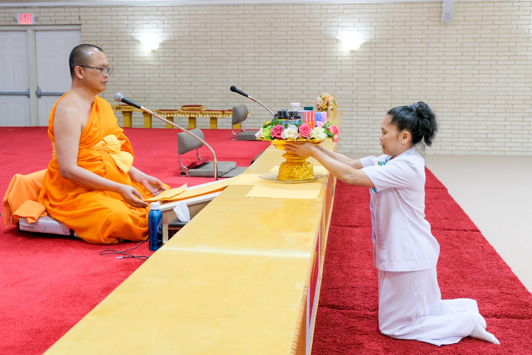 วัดพระธรรมกายเท็กซัส จัดพิธีหล่อพระประธาน
