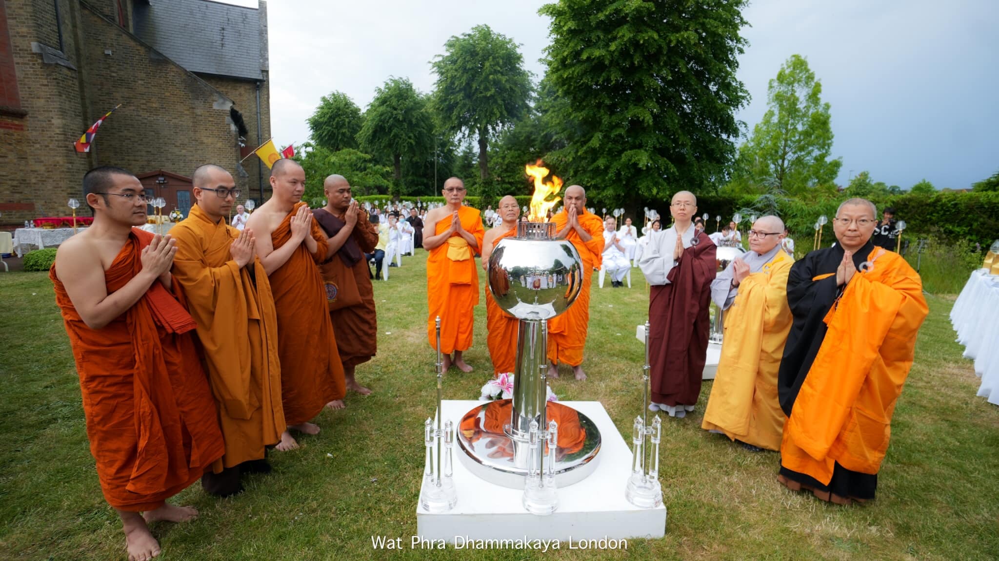 วัดพระธรรมกายลอนดอน จัดงานวิสาขบูชานานาชาติ