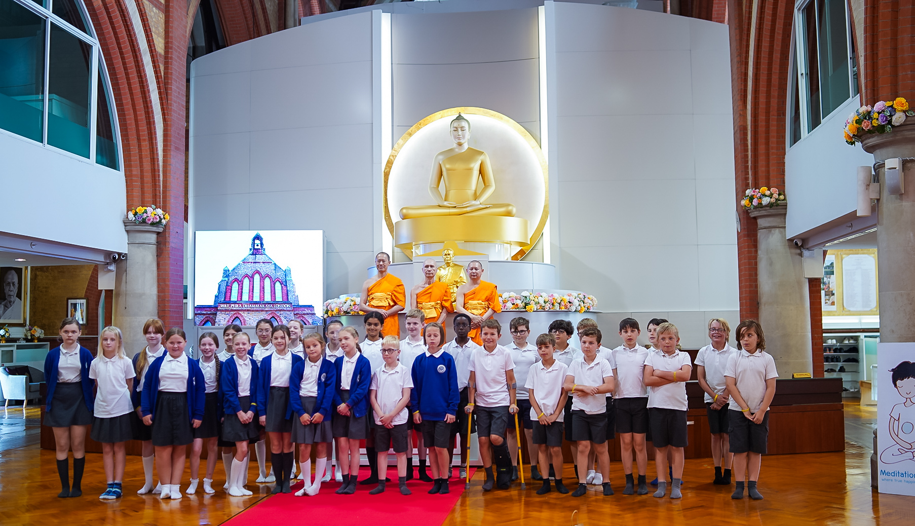The Hermitage School นำนักเรียนมาเรียนรู้สมาธิ ณ วัดพระธรรมกายลอนดอน