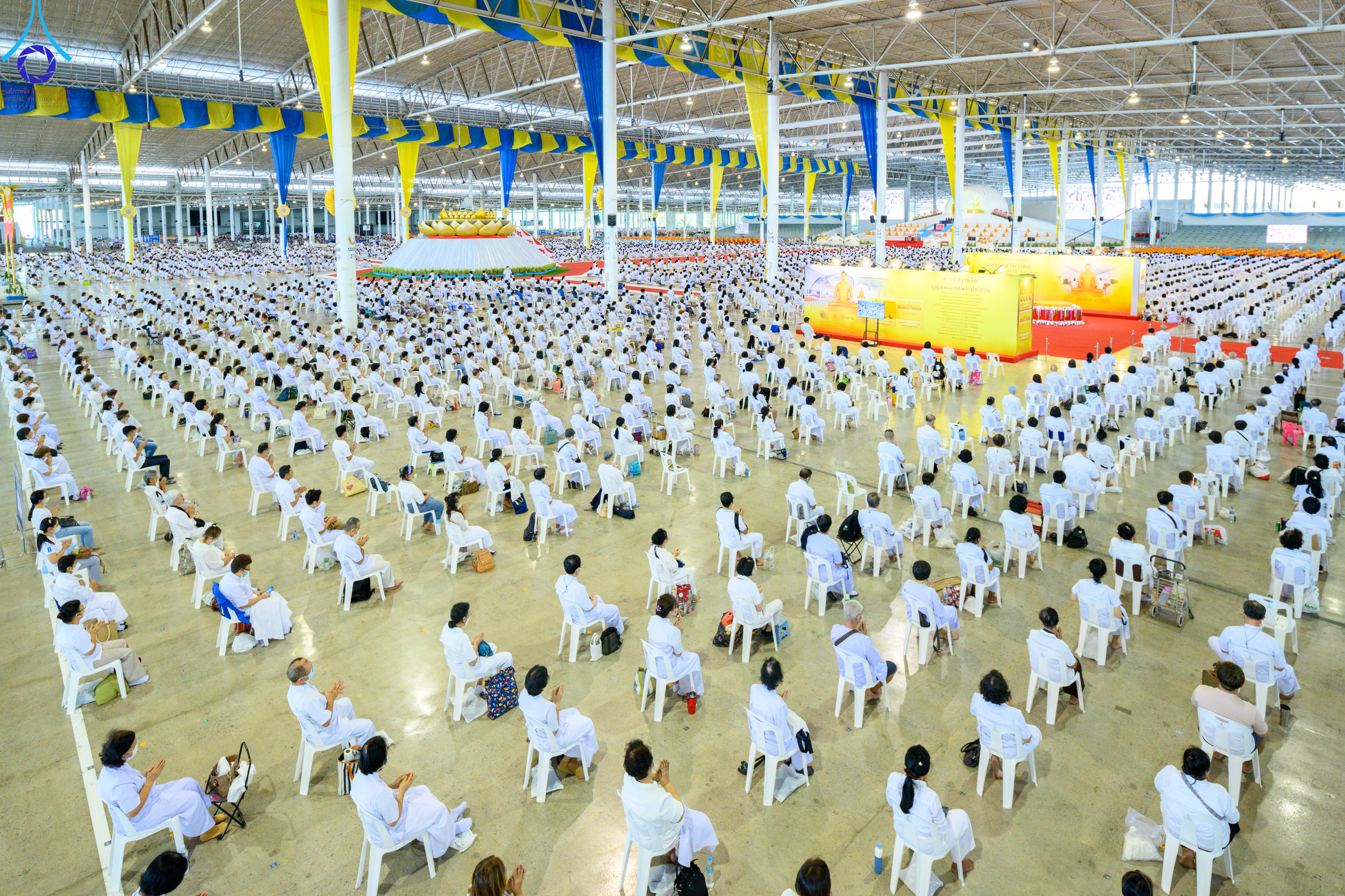วัดพระธรรมกาย จัดพิธีบูชาข้าวพระ