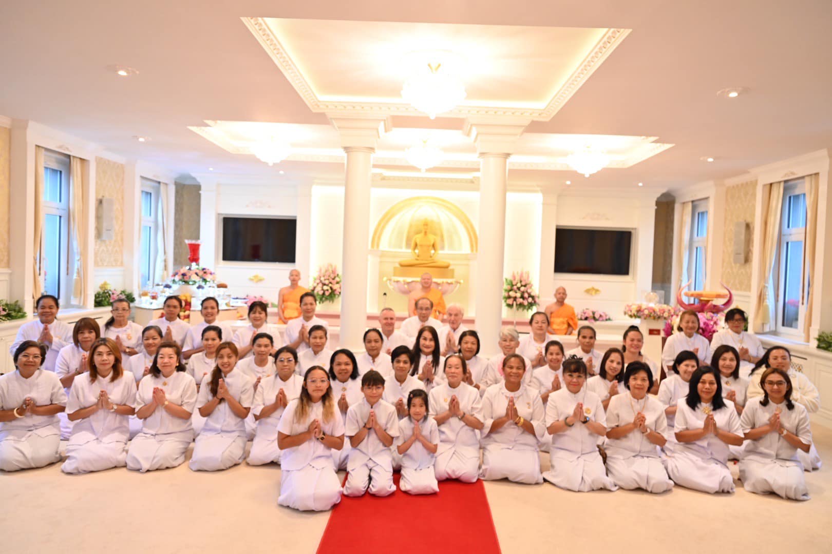 วัดพระธรรมกายสวิตเซอร์แลนด์ จัดพิธีทอดผ้าป่าครบรอบ 11 ปี