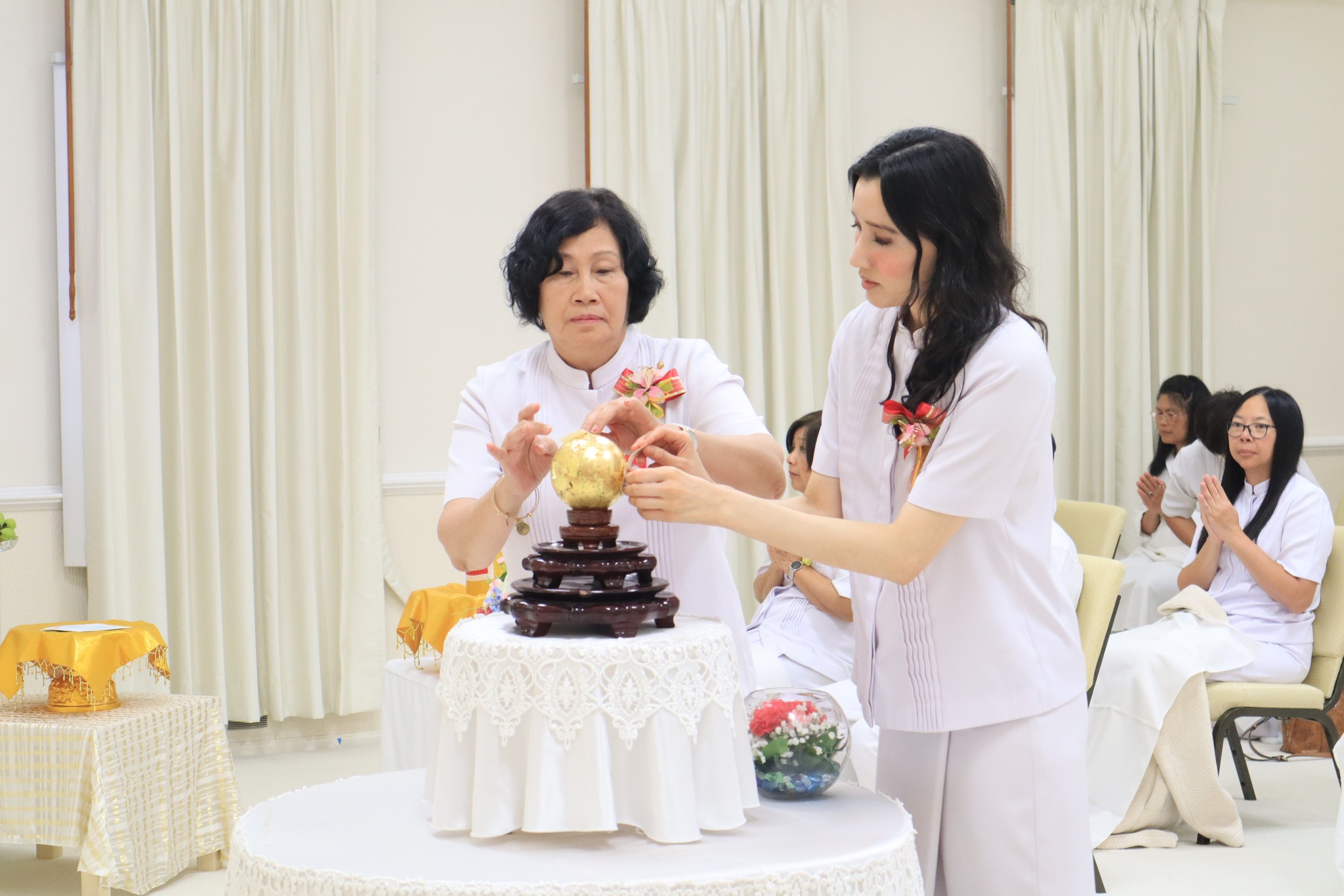 วัดพระธรรมกายนิวเจอร์ซี จัดพิธีบูชาข้าวพระ