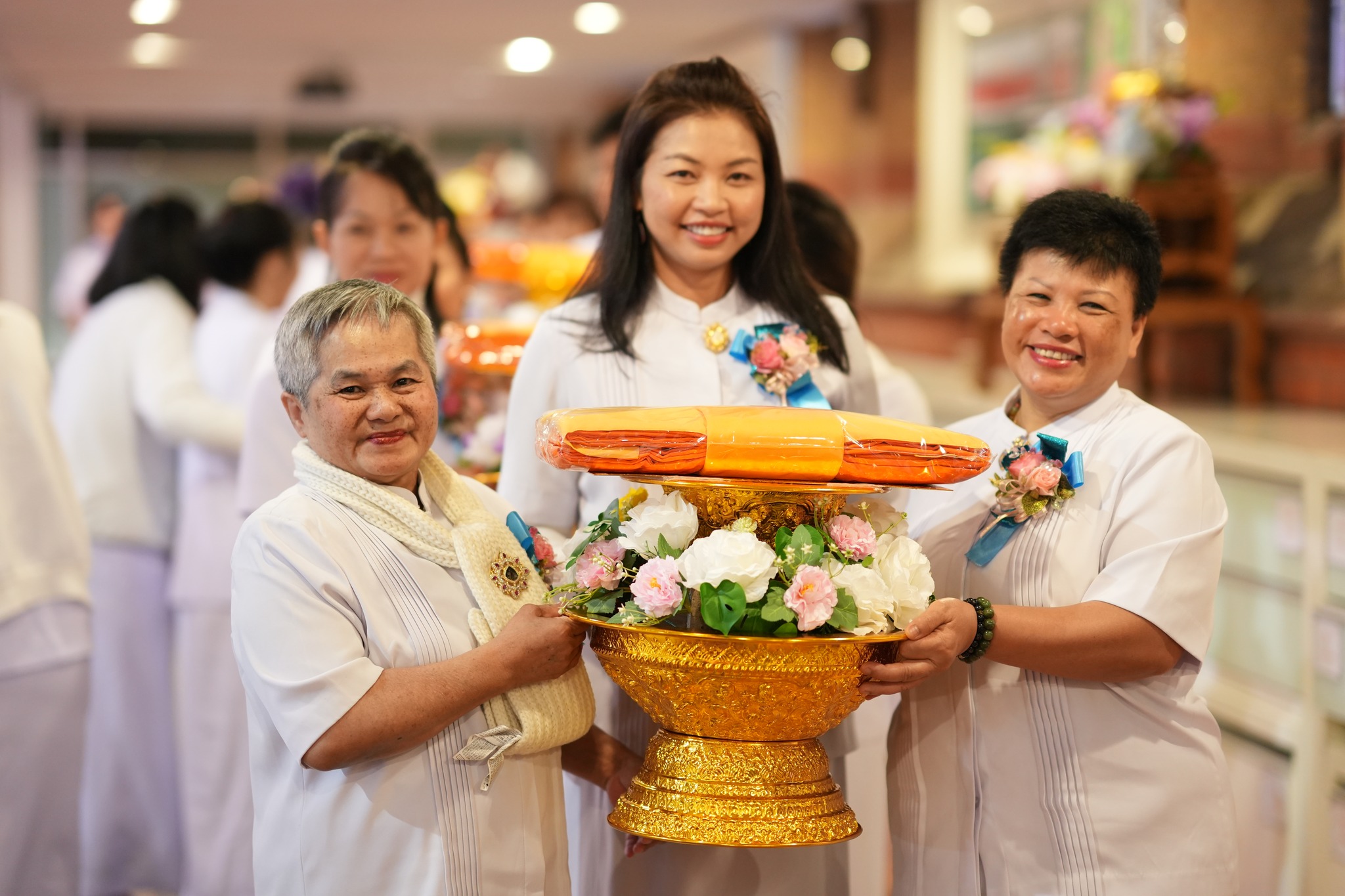 วัดพระธรรมกายลอนดอน จัดพิธีบูชาข้าวพระ