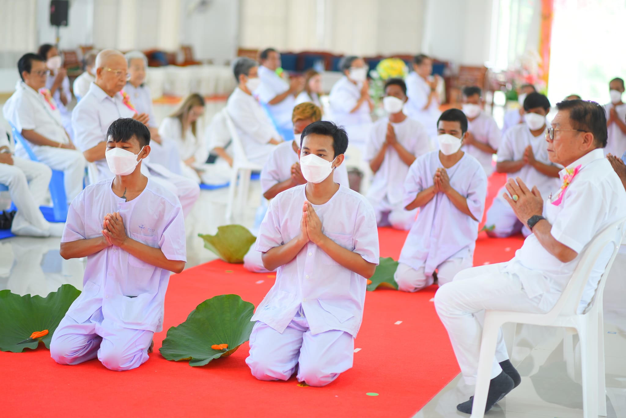 ศูนย์ปฏิบัติธรรมพนมสารคาม เพชรตะวัน จัดพิธีตัดปอยผม รุ่นเข้าพรรษา