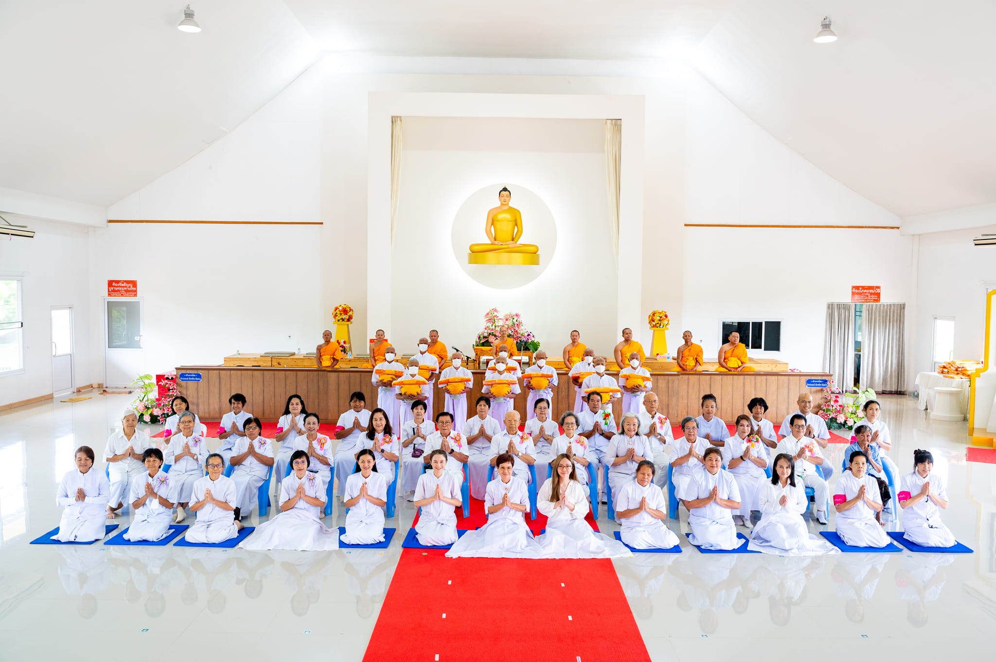 ศูนย์ปฏิบัติธรรมพนมสารคาม เพชรตะวัน จัดพิธีตัดปอยผม รุ่นเข้าพรรษา